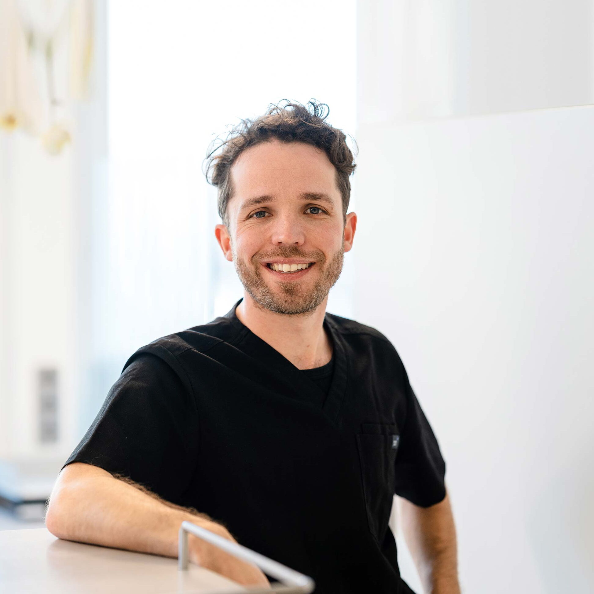 Vita Dr. Jan Goldstein Zahnerhaltung am Schloss Buscot Braunschweig